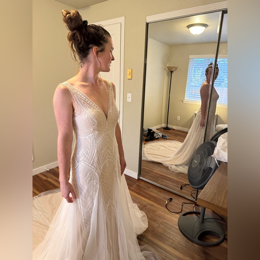 Monica Loretti 8125 Ivory Wedding Dress Size 8